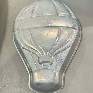 WILTON'S VINTAGE UP 'N AWAY HOT AIR BALLOON CAKE PAN 1982
